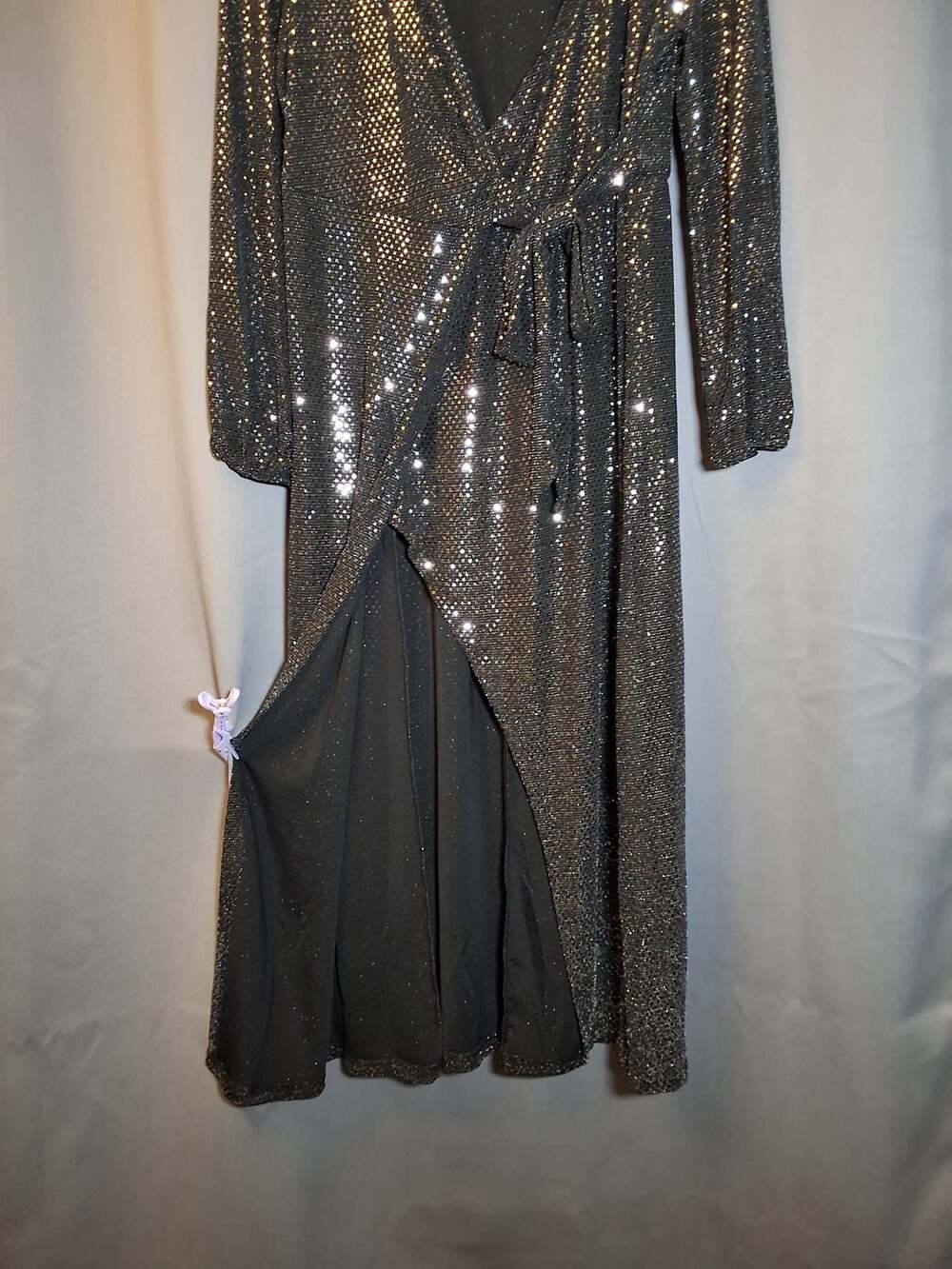 Size 12 Large BloomChic Long Sleeve V-Neck Sequin Wrap Tie Waist Maxi Dress - Picture 10 of 10